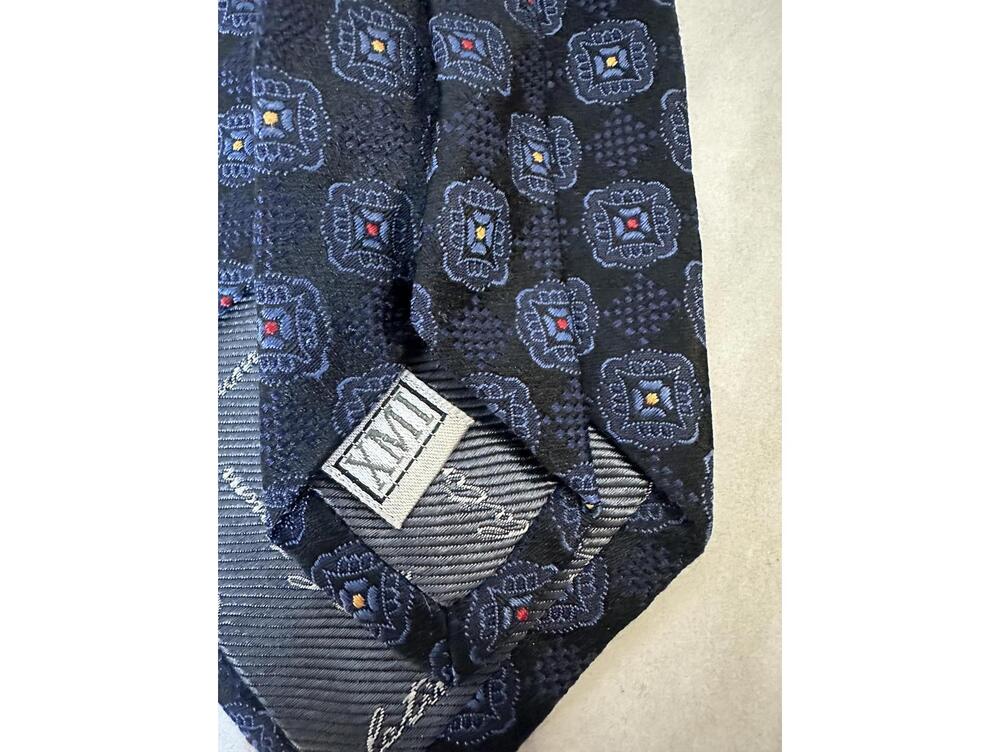 Vintage XMI Platinum classic navy blue geometric medallion silk neck tie - Picture 3 of 4